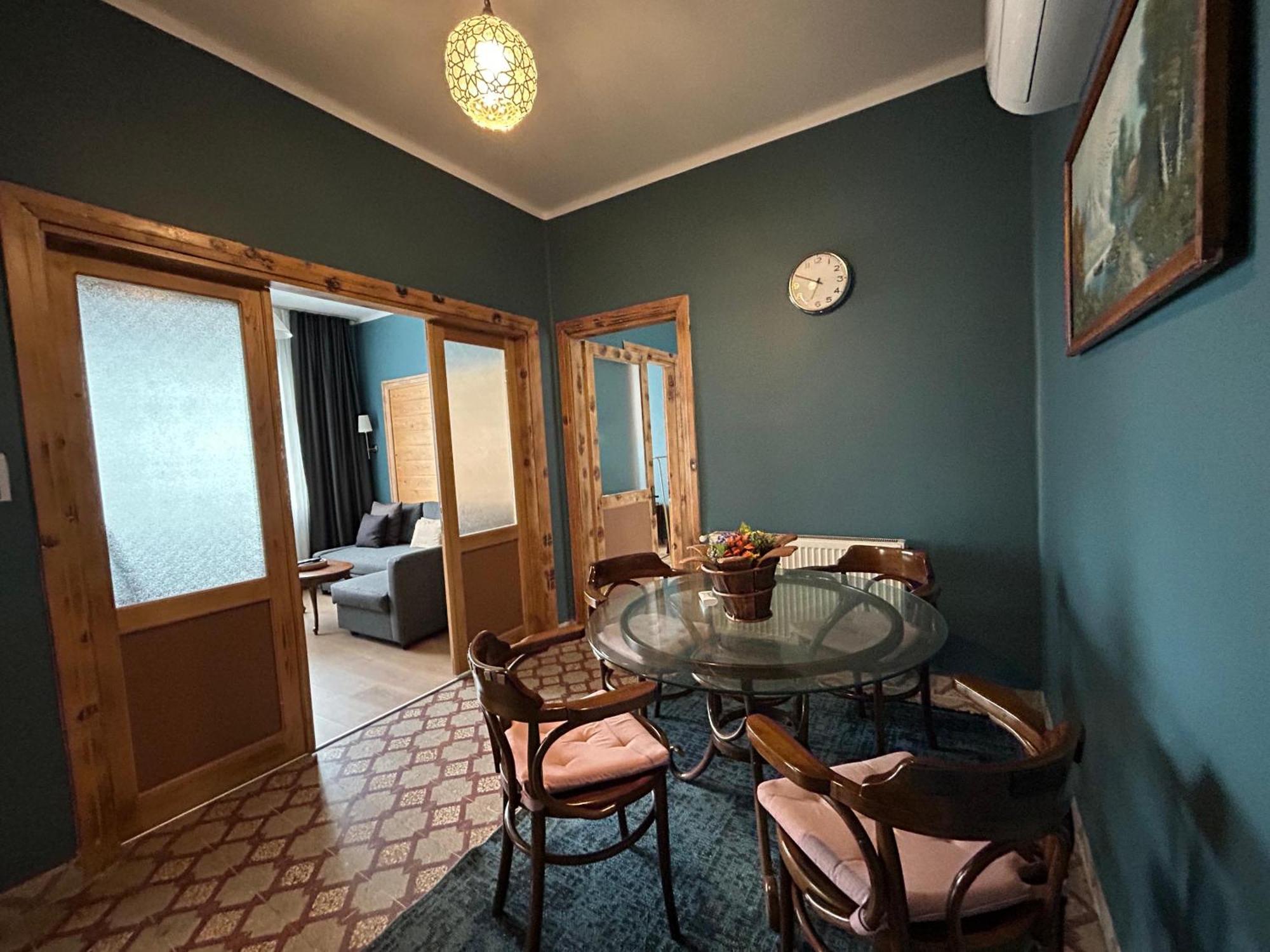 Case de vacanță Waterfront By The Tram - Private Terrace With Dome & Golden Horn View In Fatih *
