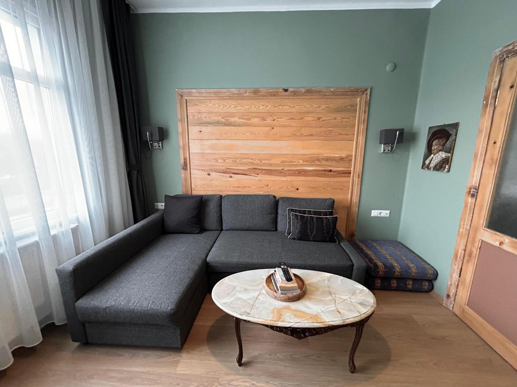 Waterfront By The Tram - Private Terrace With Dome & Golden Horn View In Fatih Istambul